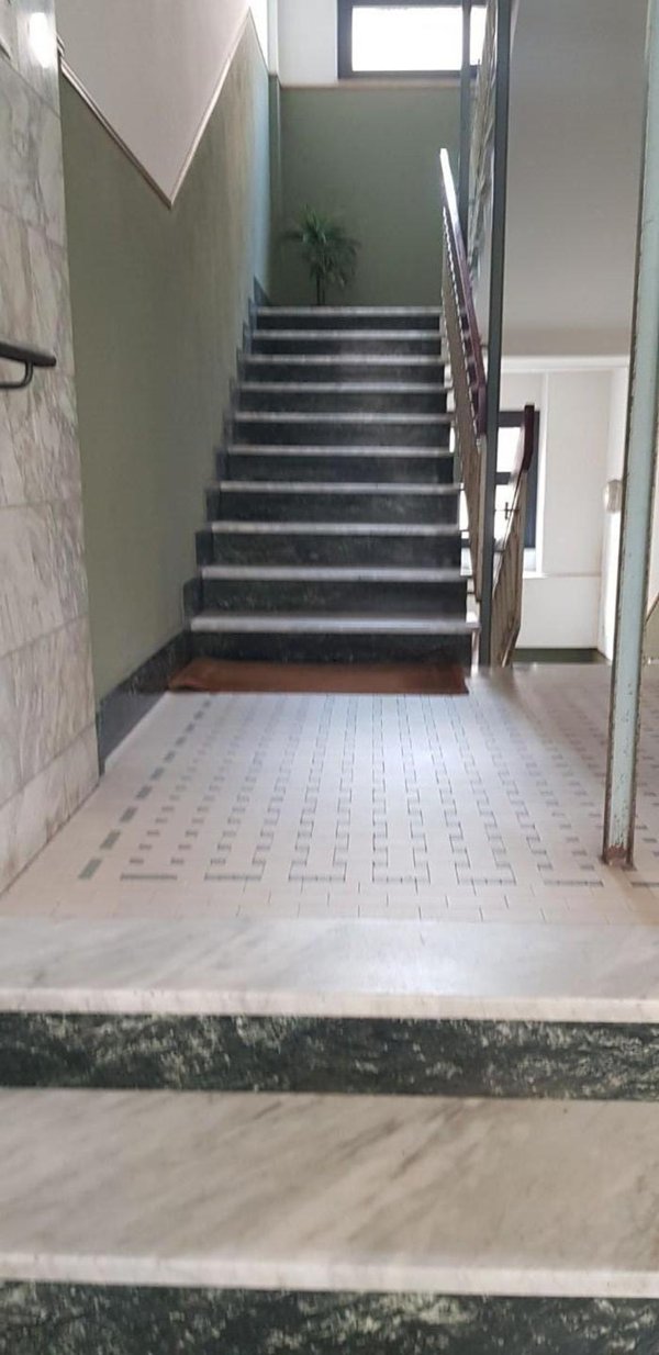 appartamento in vendita a Carrara in zona Avenza