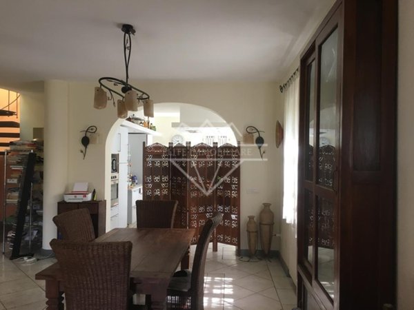 casa indipendente in vendita a Carrara in zona Marina di Carrara