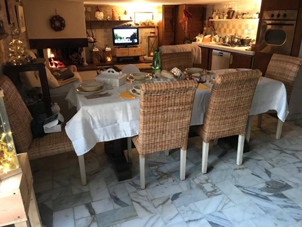 casa indipendente in vendita a Carrara