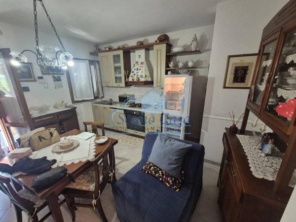 appartamento in vendita a Carrara in zona Marina di Carrara