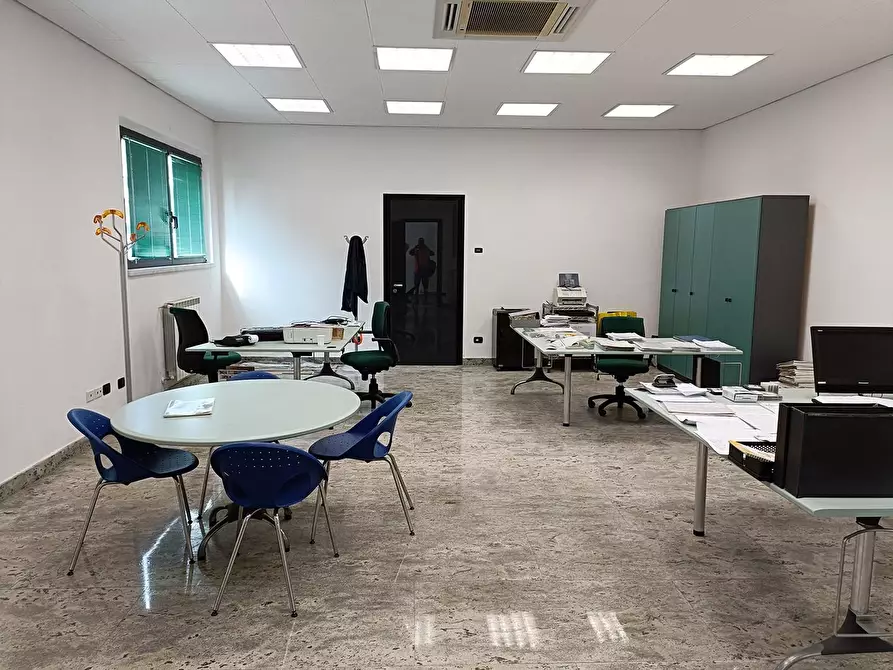 capannone in vendita a Carrara in zona Avenza