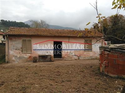 casa indipendente in vendita a Carrara