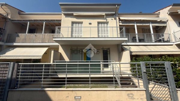 appartamento in vendita a Carrara in zona Marina di Carrara