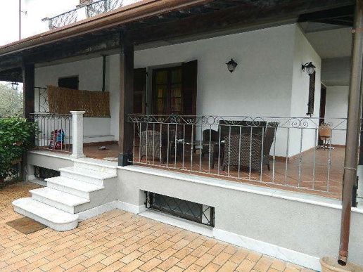 casa indipendente in vendita a Carrara in zona Gildona