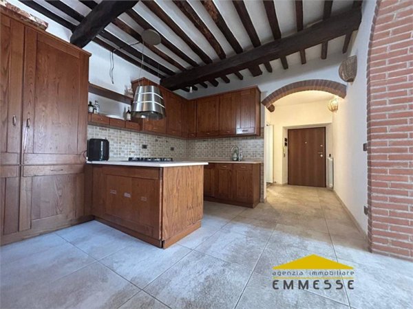 appartamento in vendita a Carrara in zona Centro Città