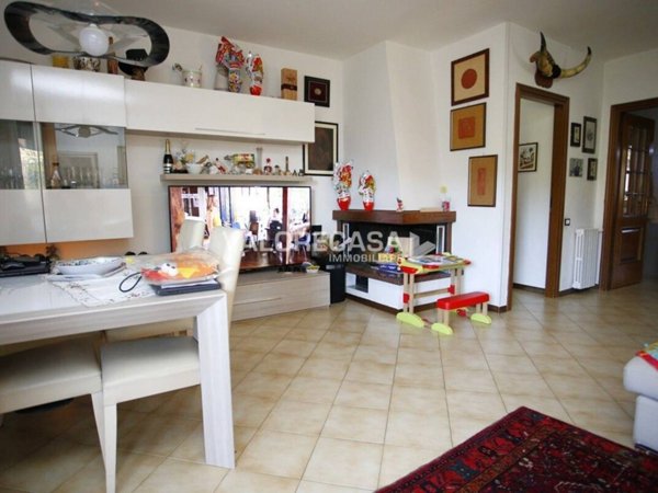 appartamento in vendita a Carrara in zona Bonascola