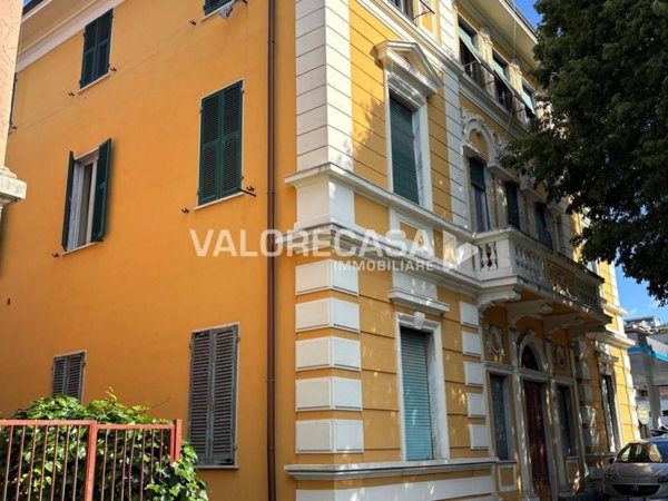 appartamento in vendita a Carrara in zona Marasio
