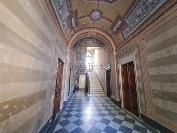 appartamento in vendita a Carrara in zona Centro Città