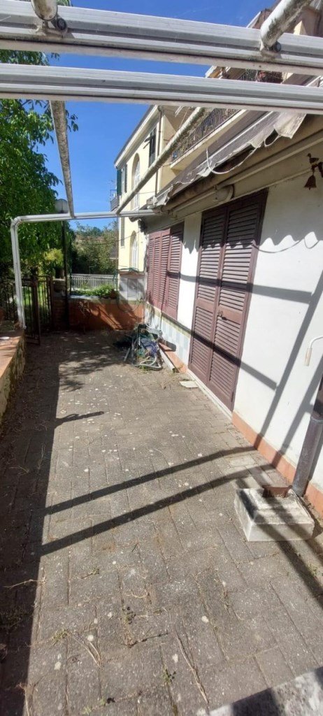 casa indipendente in vendita a Carrara