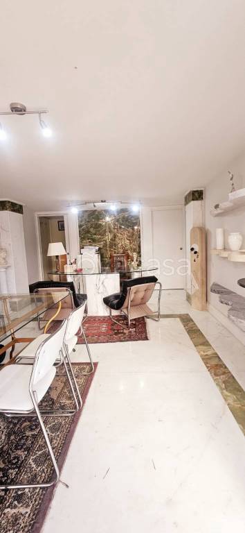 appartamento in vendita a Carrara in zona Marina di Carrara