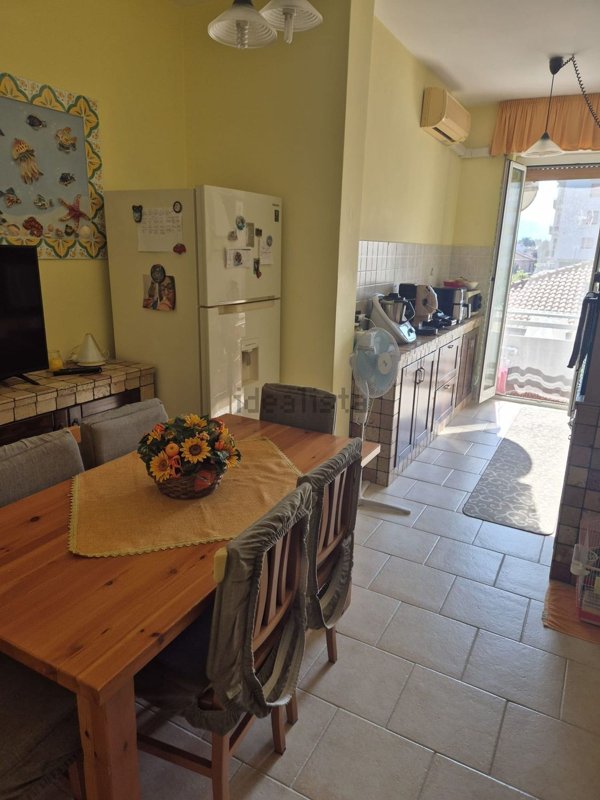 appartamento in vendita a Carrara in zona Marina di Carrara