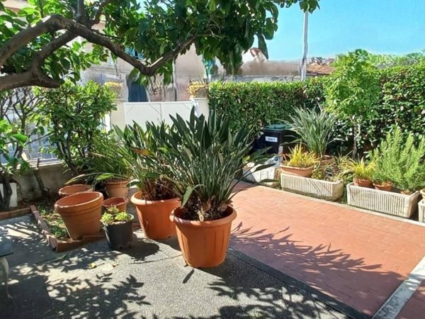 appartamento in vendita a Carrara in zona Marina di Carrara