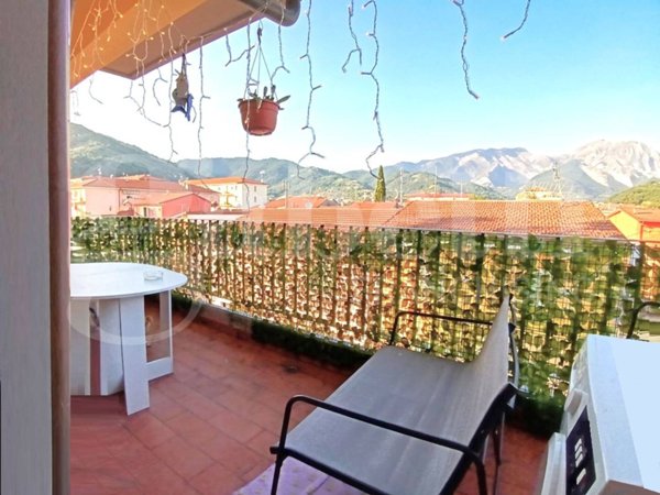 appartamento in vendita a Carrara in zona Stadio