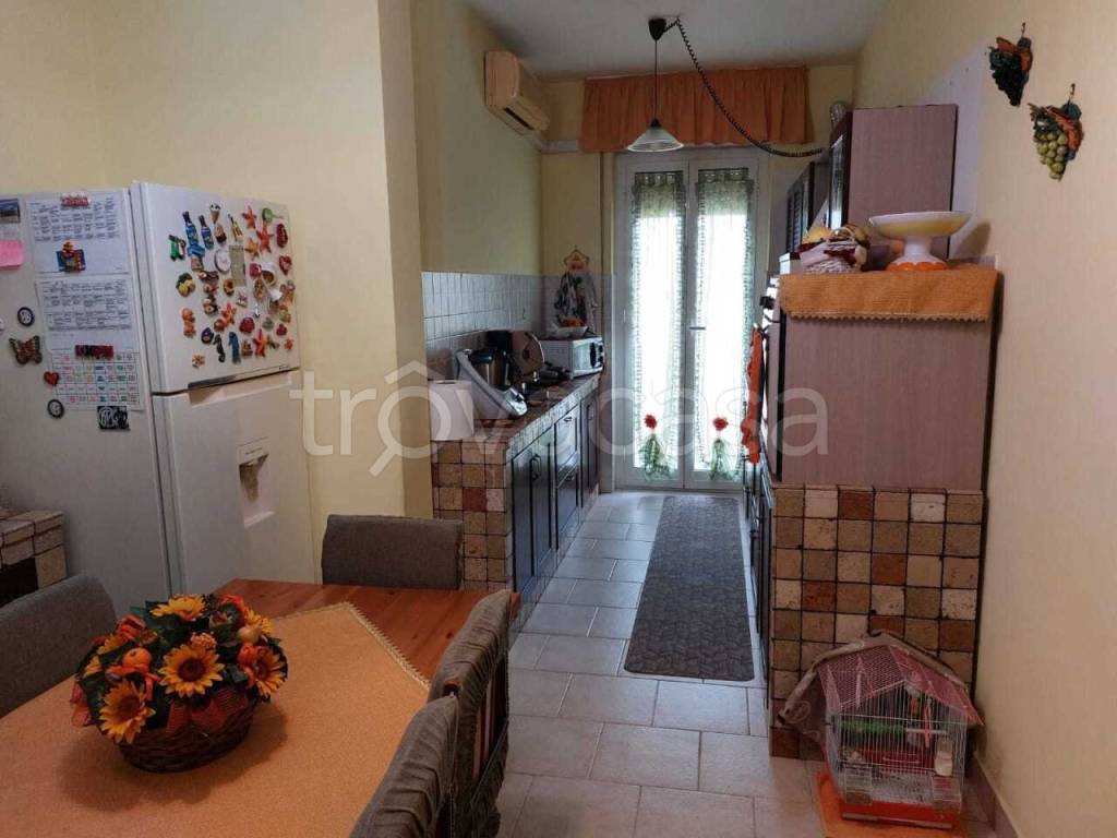 appartamento in vendita a Carrara in zona Marina di Carrara