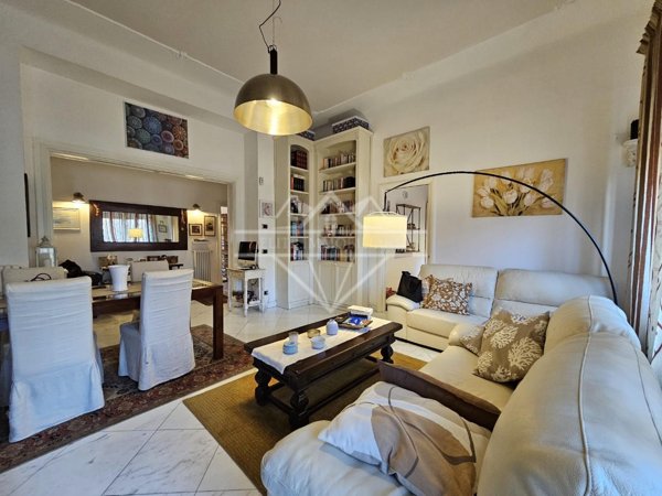 appartamento in vendita a Carrara in zona Centro Città
