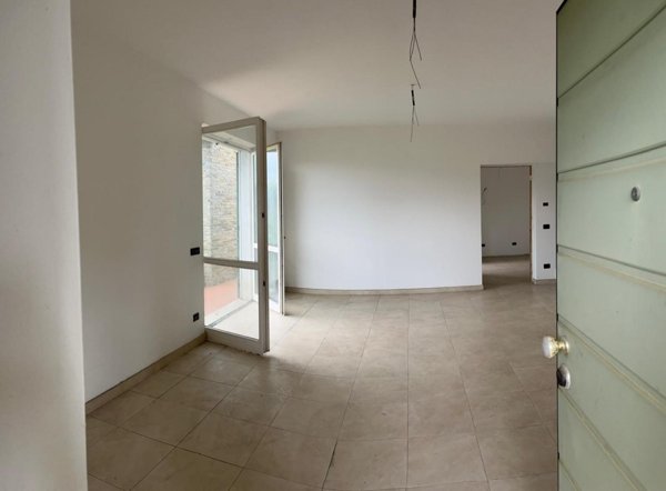 casa indipendente in vendita a Carrara in zona Bonascola