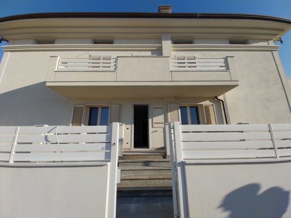 appartamento in vendita a Carrara in zona Centro Città