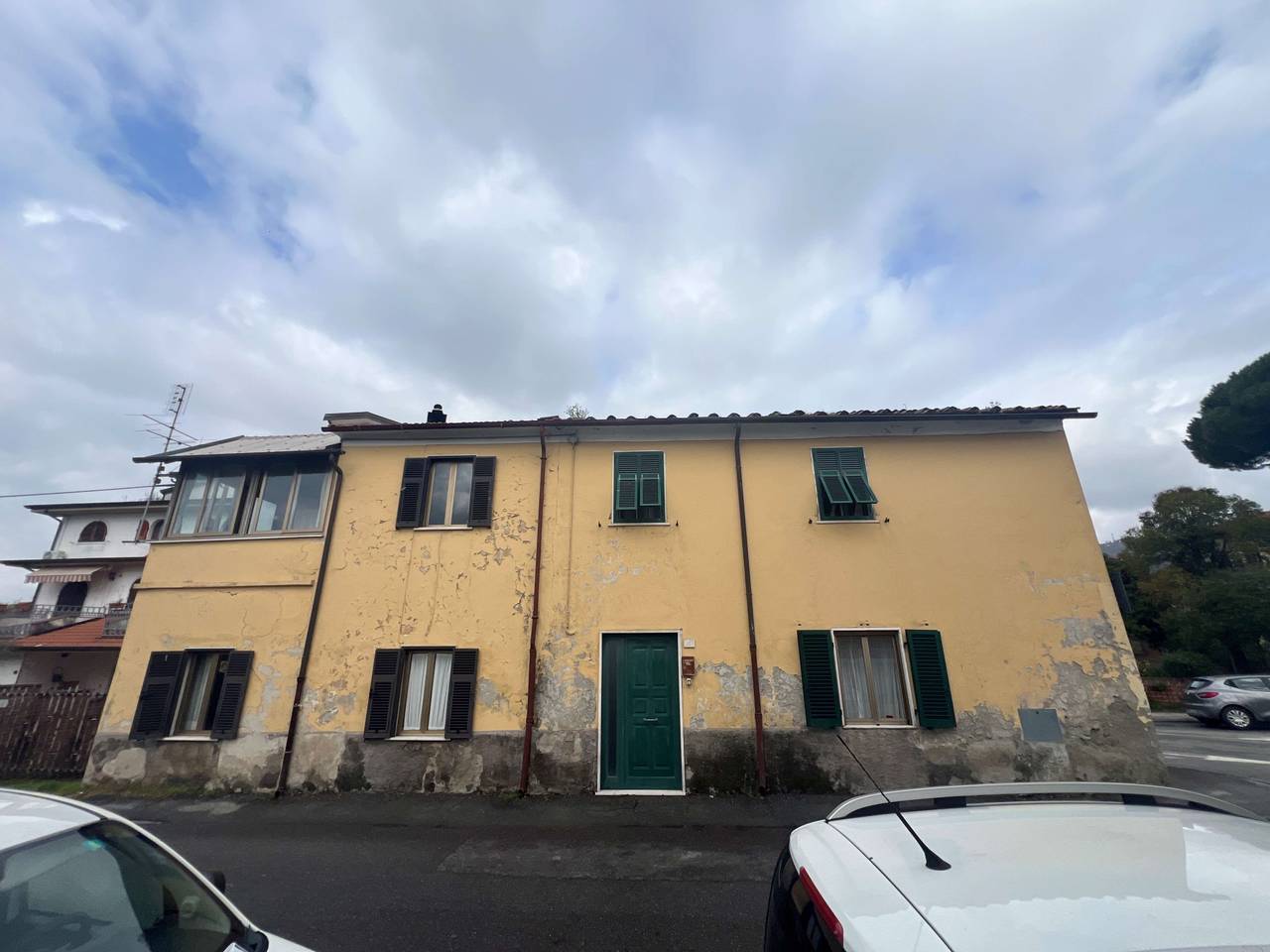 casa indipendente in vendita a Carrara in zona Avenza