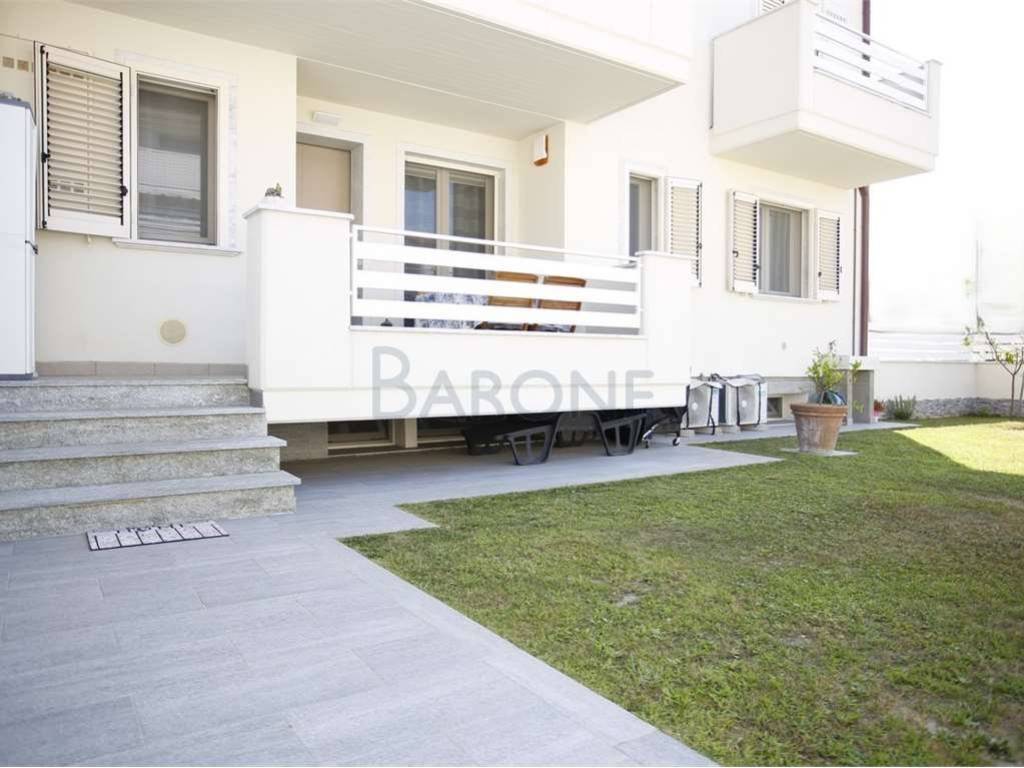 appartamento in vendita a Carrara in zona Marina di Carrara