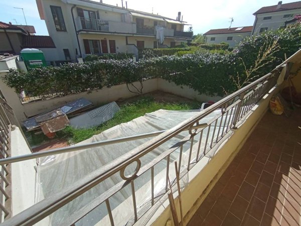 casa indipendente in vendita a Carrara in zona Fossone