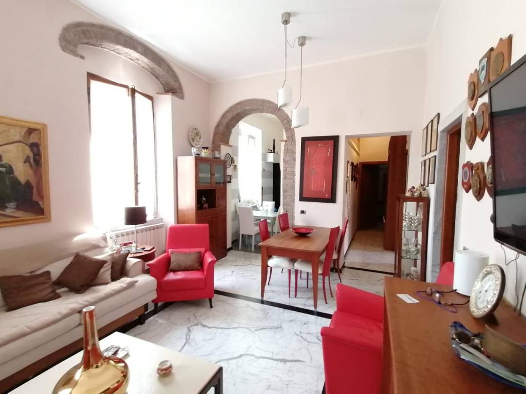 appartamento in vendita a Carrara in zona Centro Città