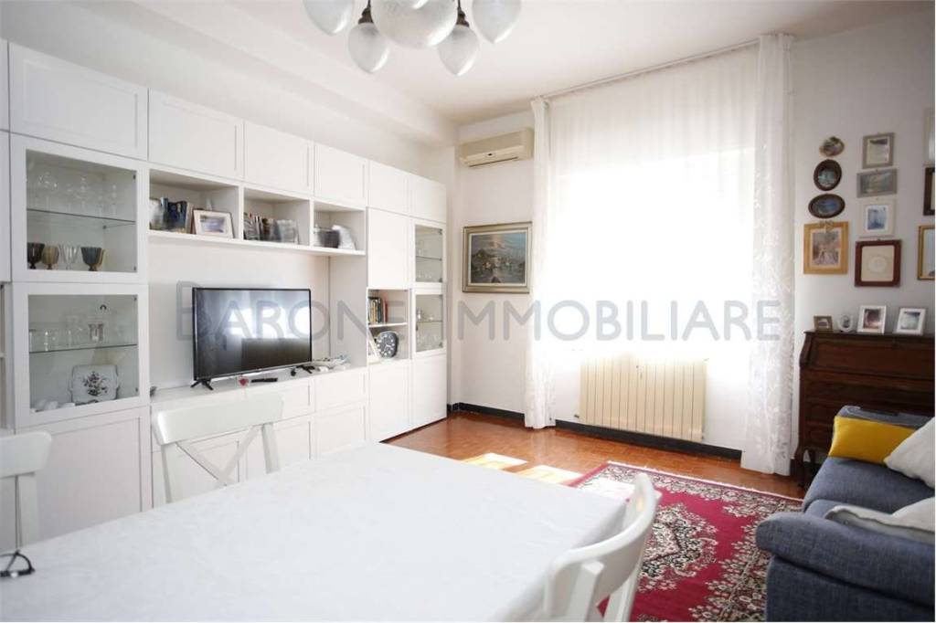 casa indipendente in vendita a Carrara in zona Sant'Antonio