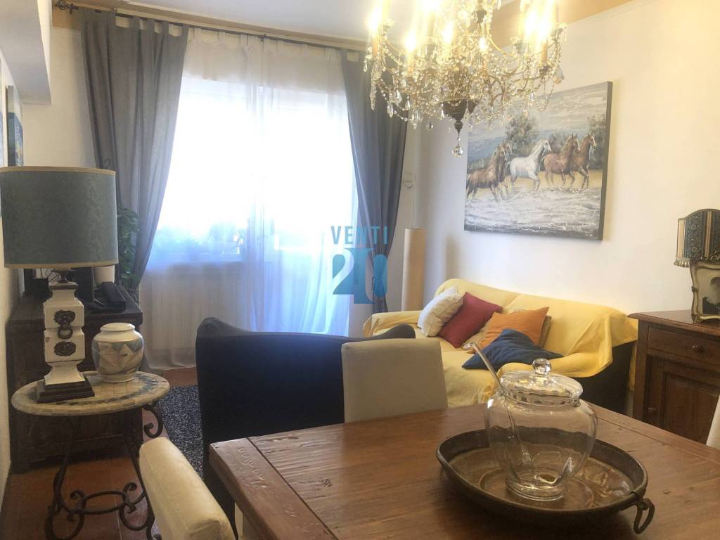 appartamento in vendita a Carrara in zona Centro Città