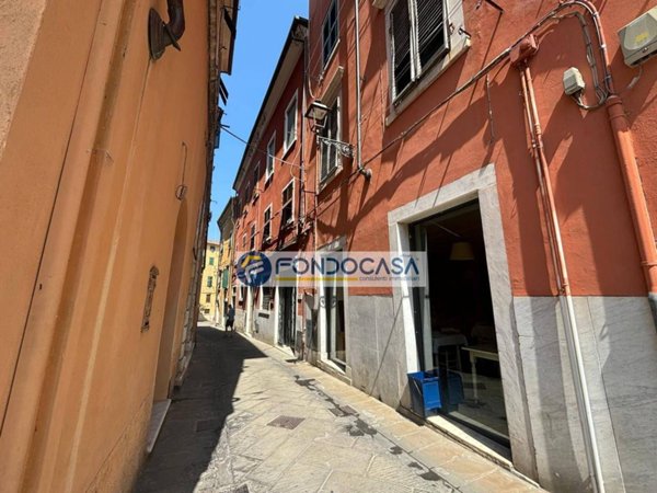 appartamento in vendita a Carrara in zona Centro Città