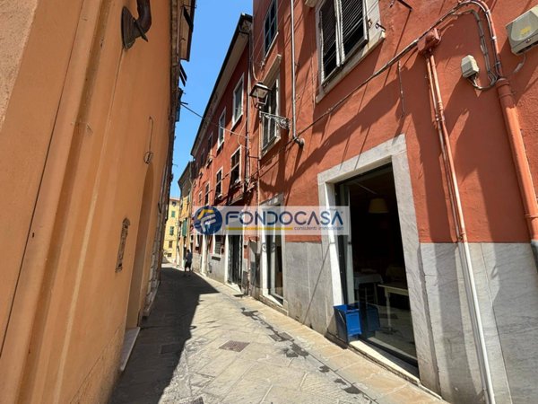 appartamento in vendita a Carrara in zona Centro Città