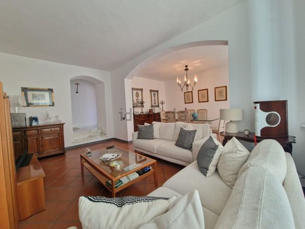 casa indipendente in vendita a Carrara in zona Sant'Antonio