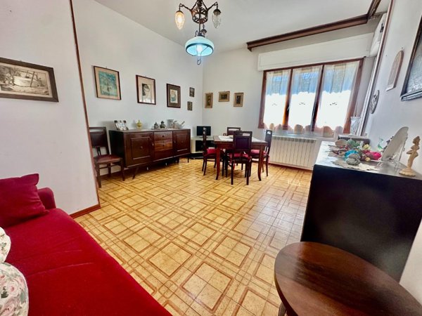 appartamento in vendita a Carrara in zona Avenza
