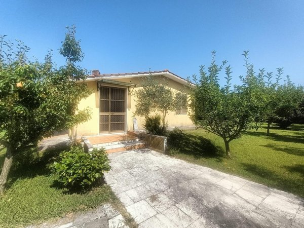 terreno agricolo in vendita a Carrara in zona Battilana