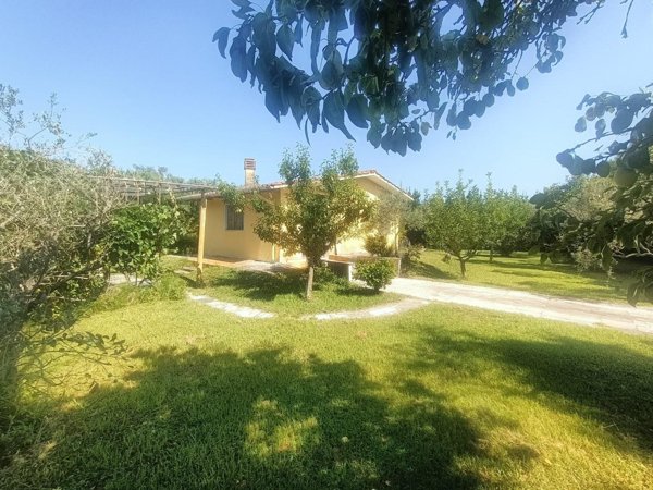 terreno agricolo in vendita a Carrara in zona Battilana