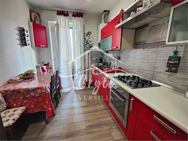 appartamento in vendita a Carrara in zona Avenza