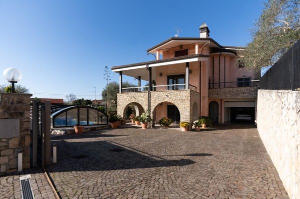 casa indipendente in vendita a Carrara in zona Fossone
