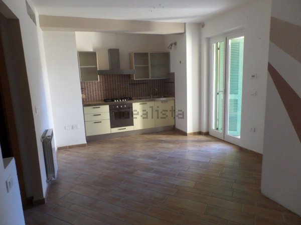 appartamento in vendita a Carrara in zona Centro Città