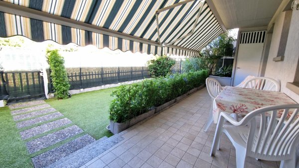 appartamento in vendita a Carrara in zona Marina di Carrara