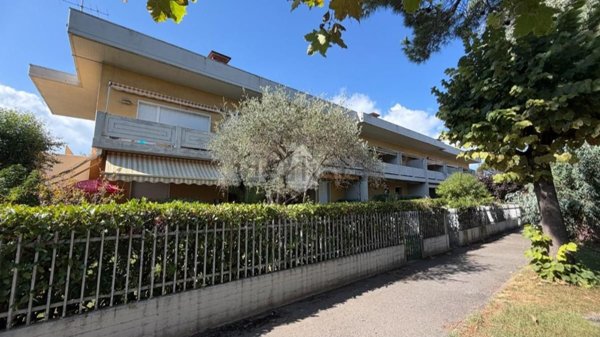 appartamento in vendita a Carrara in zona Marina di Carrara