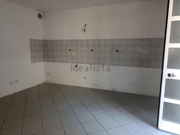 appartamento in vendita a Carrara in zona Stadio