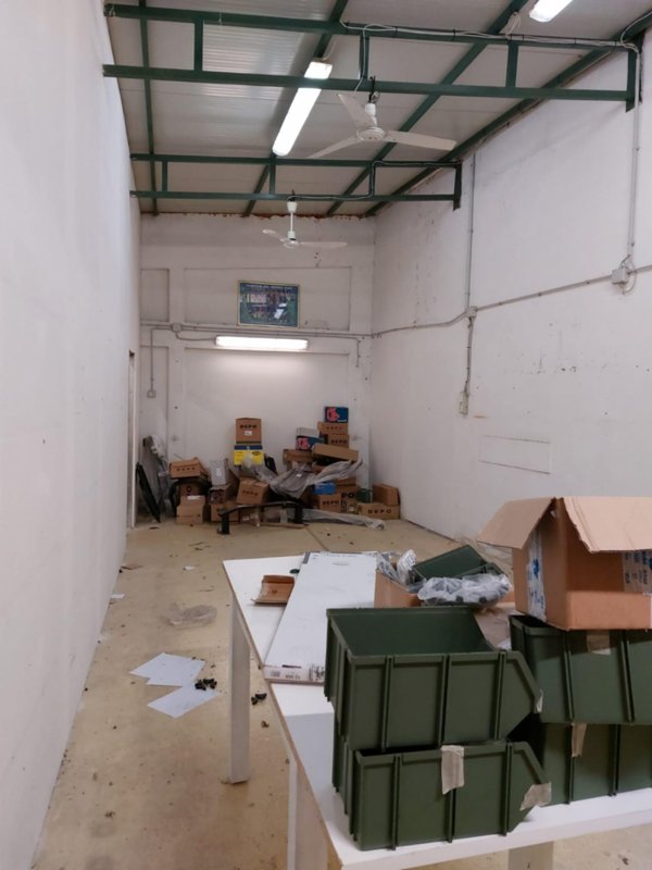 locale commerciale in vendita a Carrara in zona Avenza