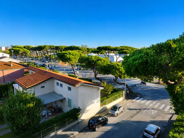 appartamento in vendita a Carrara in zona Marina di Carrara