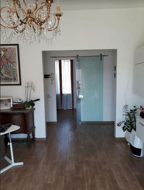 appartamento in vendita a Carrara in zona Marina di Carrara