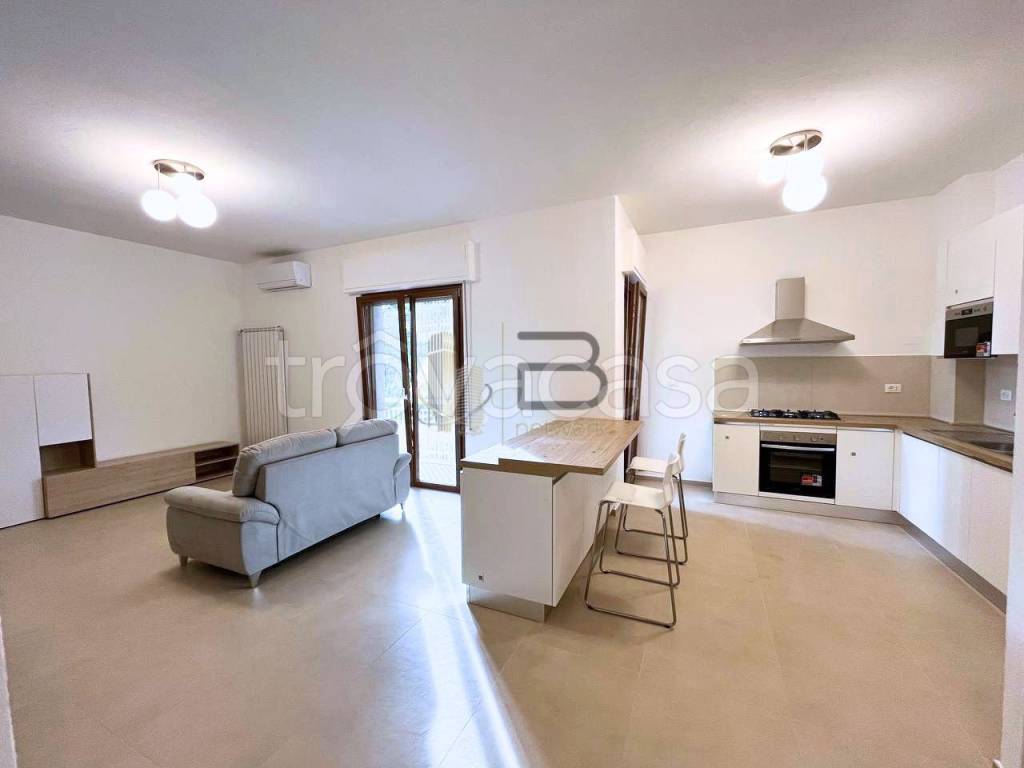 appartamento in vendita a Carrara in zona Avenza