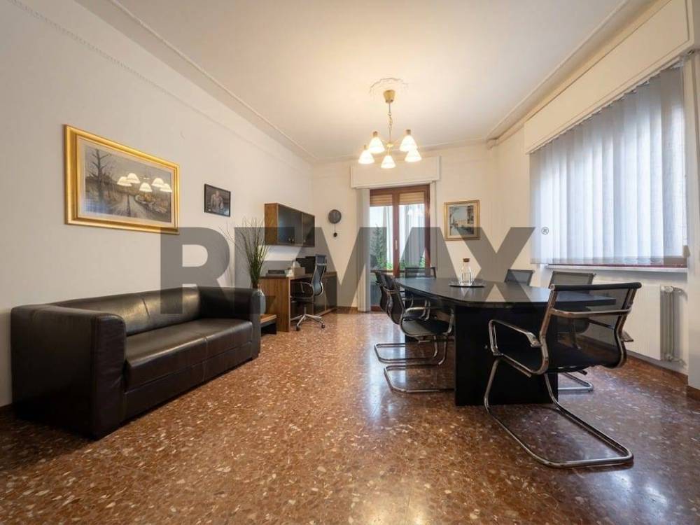 appartamento in vendita a Carrara in zona Avenza