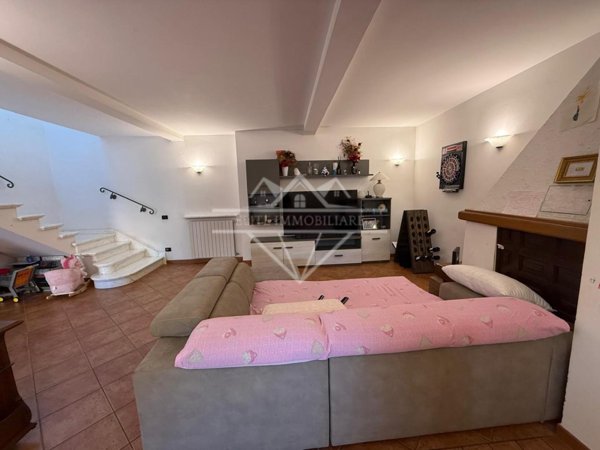 casa indipendente in vendita a Carrara in zona Fossola
