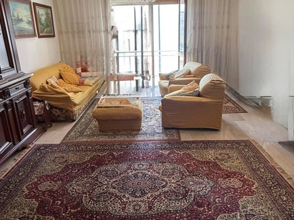 appartamento in vendita a Carrara in zona Nazzano