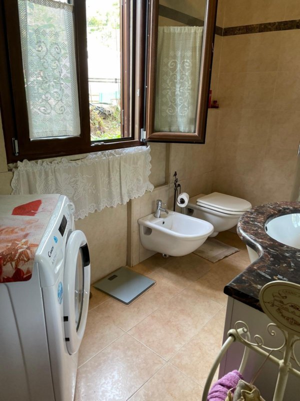 casa indipendente in vendita a Carrara