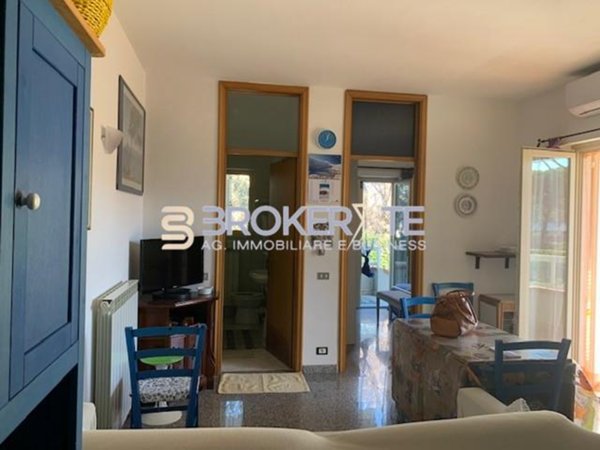 appartamento in vendita a Carrara in zona Marina di Carrara