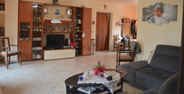 appartamento in vendita a Carrara in zona Avenza