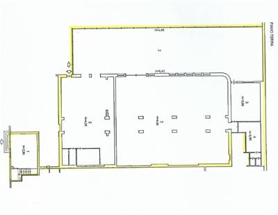 locale di sgombero in vendita a Carrara